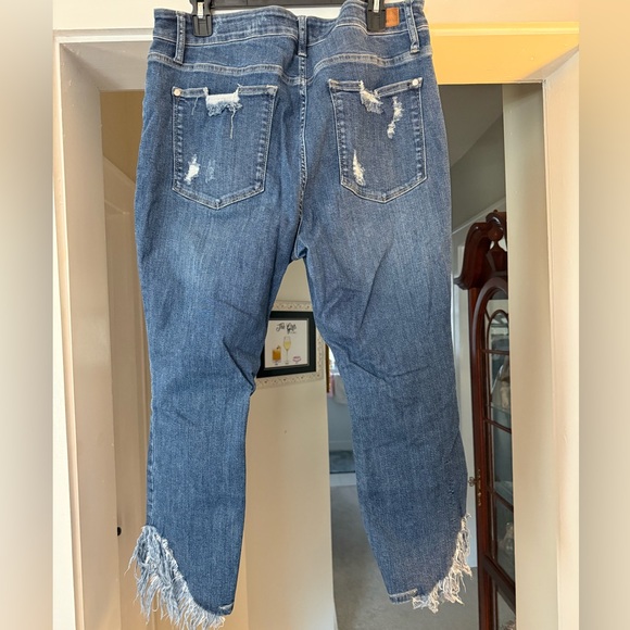 Judy Blue Distressed Crop Blue Jeans, size 18W - Picture 2 of 4